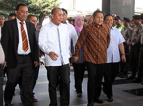 Anas Ogah Komentari Aliran Dana ke Ibas. "Kok Tanya Saya?"